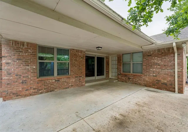 49th image of 912 E 10th St, Edmond, OK 73034 | MLS# 1223771