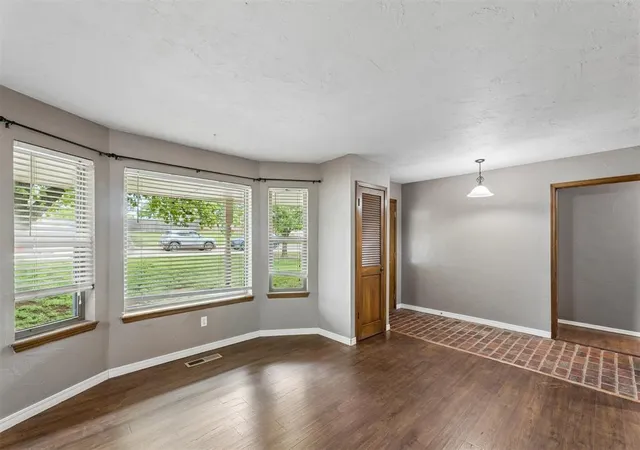 5th image of 912 E 10Th St, Edmond, OK 73034 | MLS# 1223771