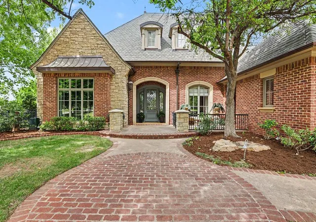 3rd image of 5809 Mistletoe Ct, Oklahoma City, OK 73142 | MLS# 1223786