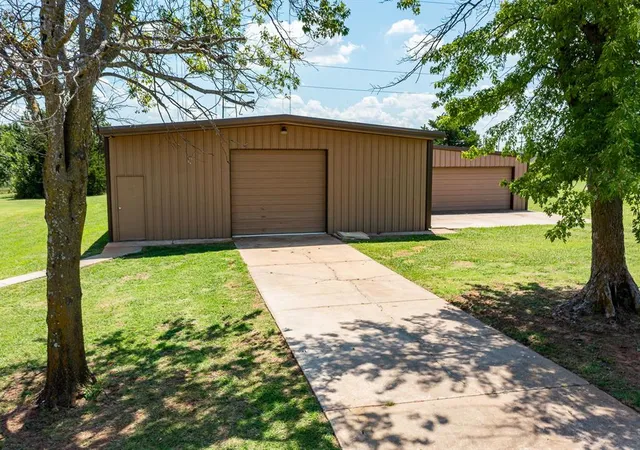 Photo 3 of Single family home for sale at 1401 E Hefner, Oklahoma City, OK 73131 | MLS# 1223805 | Listing updated on 2026-08-03