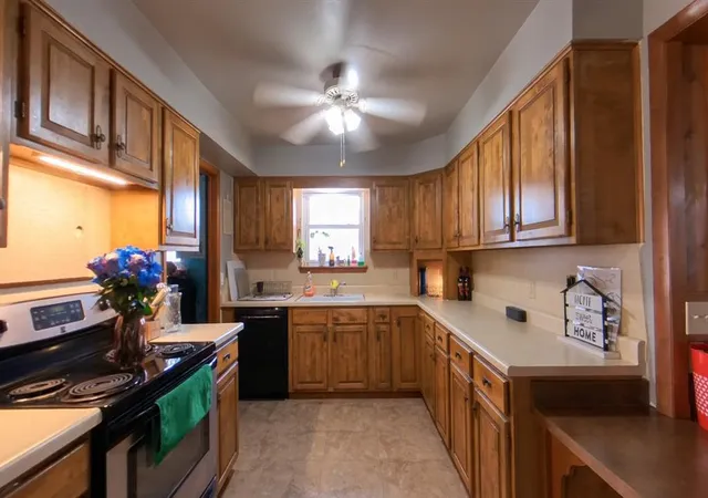 Homes for sale in Clinton, OK | 417 S 24Th St, Clinton, OK 73601 | MLS# 1223806