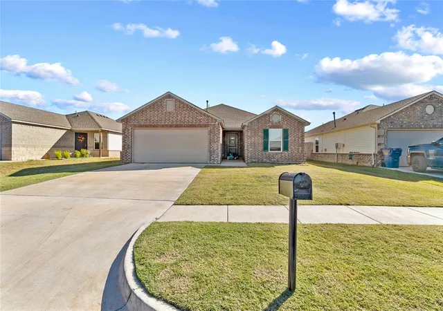 Homes for sale in El Reno, OK | 1223 Land Run Wy, El Reno, OK 73036 | MLS# 1223808