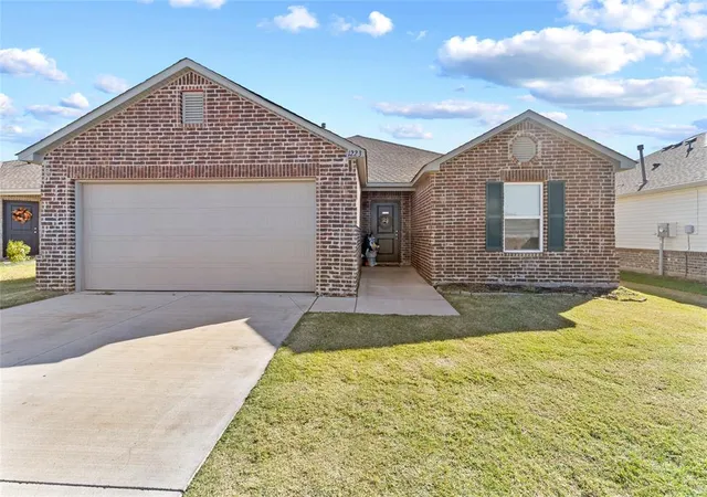 Homes for sale in El Reno, OK | 1223 Land Run Wy, El Reno, OK 73036 | MLS# 1223808