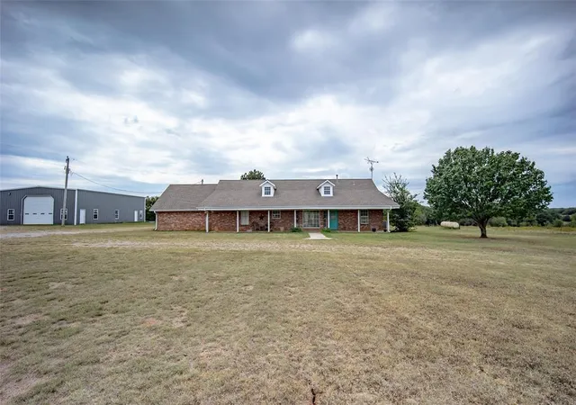 Homes for sale in Elmore City, OK | 24286 E County Road 1580 Road, Elmore City, OK 73433 | MLS# 1223823