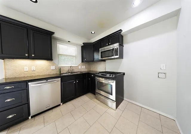 Photo 1 of Single family home for sale at 734 W 7th Street, Edmond, OK 73003 | MLS# 1223836 | Listing updated on 2026-08-26