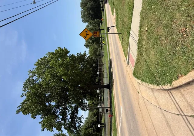 Photo 3 of Single family home for sale at 1401 E Main St, Shawnee, OK 74801 | MLS# 1223868 | Listing updated on 2026-07-29