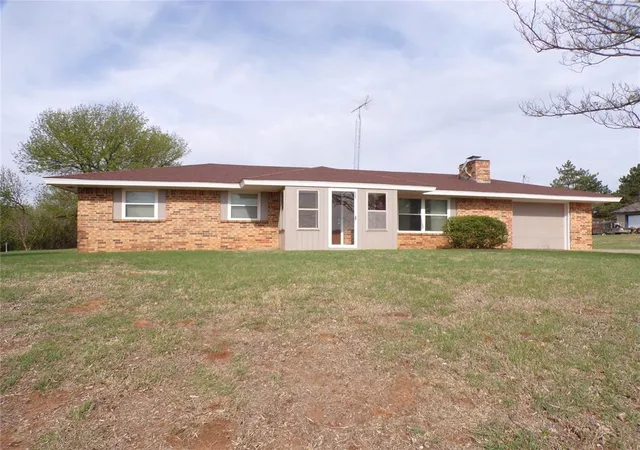 Homes for sale in Hydro, OK | 535 N Salyer, Hydro, OK 73048 | MLS# 1223909