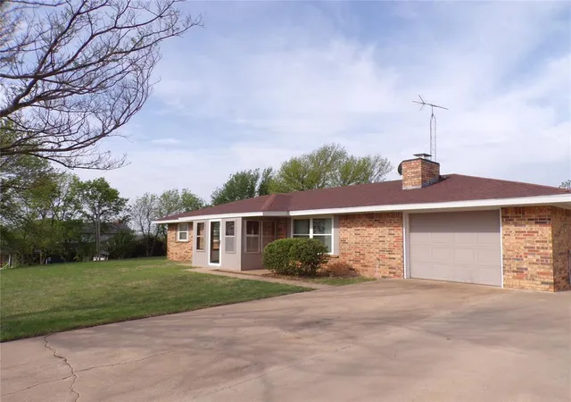 Homes for sale in Hydro, OK | 535 N Salyer, Hydro, OK 73048 | MLS# 1223909