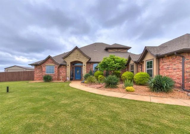 3rd image of 4745 Ranchero Dr, Edmond, OK 73025 | MLS# 1223939