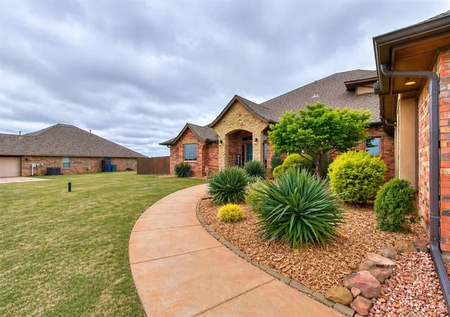 4th image of 4745 Ranchero Dr, Edmond, OK 73025 | MLS# 1223939