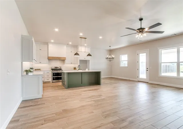 Photo 1 of Single family home for sale at 713 Summit Holw Dr, Norman, OK 73071 | MLS# 1223971 | Listing updated on 2026-08-12