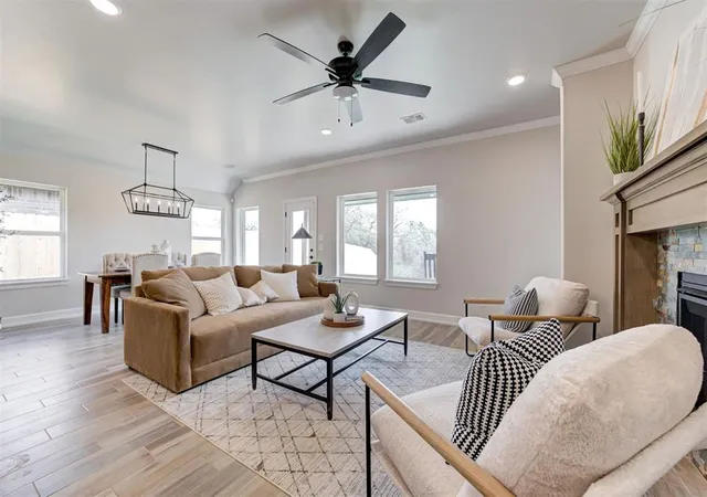 Photo 4 of Sale Pending at 4800 Desert Willow Ln, Edmond, OK 73034 | MLS# 1223985 | Listing updated on 2026-07-06