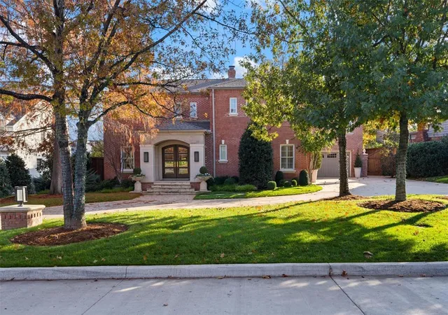 Photo 2 of Single family home for sale at 1202 Larchmont Ln, Nichols Hills, OK 73116 | MLS# 1224044 | Listing updated on 2026-04-15
