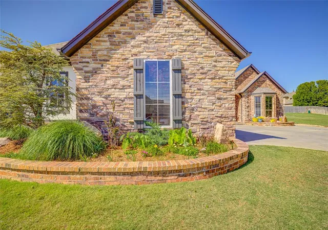 Photo 4 of Single Family Residence at 2433 SE 12th Street, Moore, OK 73160 | MLS# 1224062 | | Sold on 2026-07-02