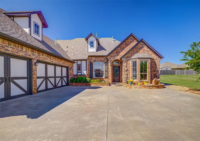 Photo 5 of Single Family Residence at 2433 SE 12th Street, Moore, OK 73160 | MLS# 1224062 | | Sold on 2026-07-02