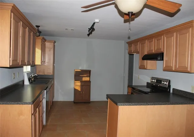 Photo 3 of Sale Pending at 413 W 2nd Street, Wellston, OK 74881 | MLS# 1224078 | Listing updated on 2026-09-18