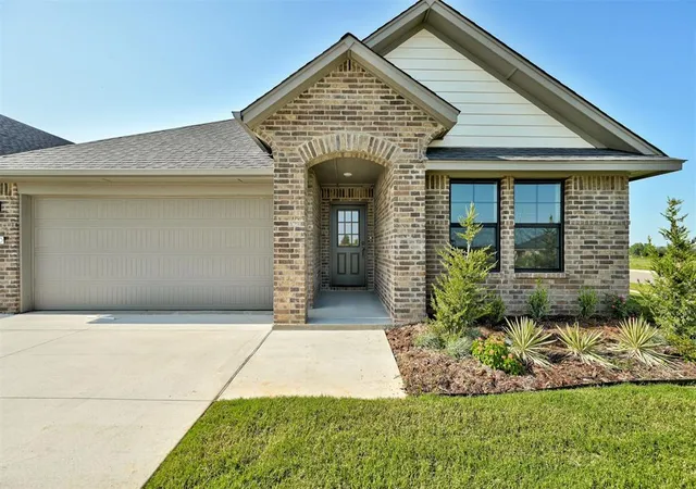 Photo 3 of Single family home for sale at 4800 Sand Lily Ln, Edmond, OK 73034 | MLS# 1224099 | Listing updated on 2026-09-15