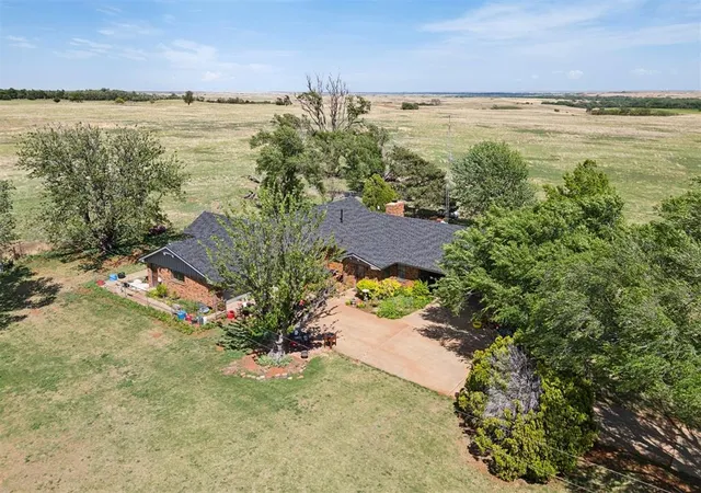 Homes for sale in Foss, OK | 21749 E 1150 Rd, Foss, OK 73647 | MLS# 1224106
