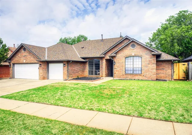 2nd image of 705 Nw 143rd St, Edmond, OK 73013 | MLS# 1224134