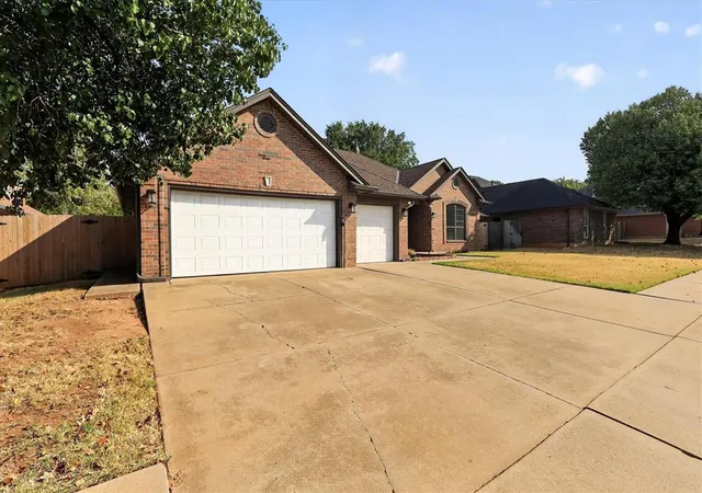 Photo 2 of Single family home for sale at 705 Nw 143rd Street, Edmond, OK 73013 | MLS# 1224134 | Listing updated on 2026-10-07