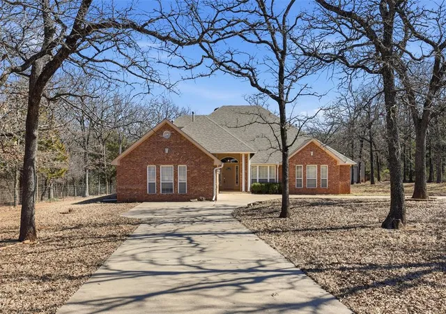2nd image of 701 Turtle Creek Rd, Tecumseh, OK 74873 | MLS# 1224138
