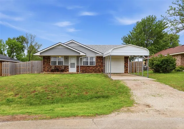 Homes for sale in Prague, OK | 2313 8th St, Prague, OK 74864 | MLS# 1224157