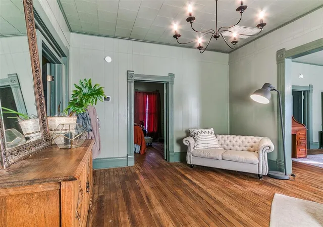 5th image of 318 S 2Nd St, Guthrie, OK 73044 | MLS# 1224183