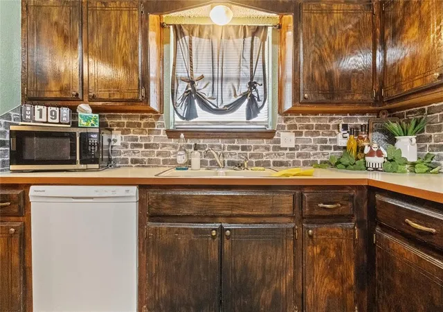 Homes for sale in Weatherford, OK | 920 N Elm St, Weatherford, OK 73096 | MLS# 1224219