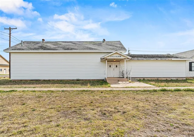 Photo 4 of Single family home for sale at 602 D St, Snyder, OK 73566 | MLS# 1224220 | Listing updated on 2026-09-23