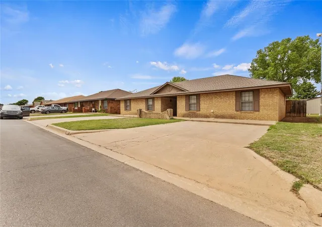 Homes for sale in Weatherford, OK | 2113 Lynn Ln, Weatherford, OK 73096 | MLS# 1224227