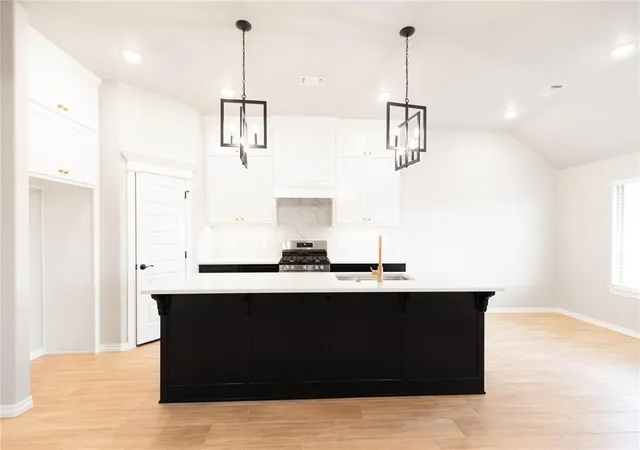 Photo 3 of Single family home for sale at 12201 Sw 32nd Place, Yukon, OK 73099 | MLS# 1224308 | Listing updated on 2026-10-20