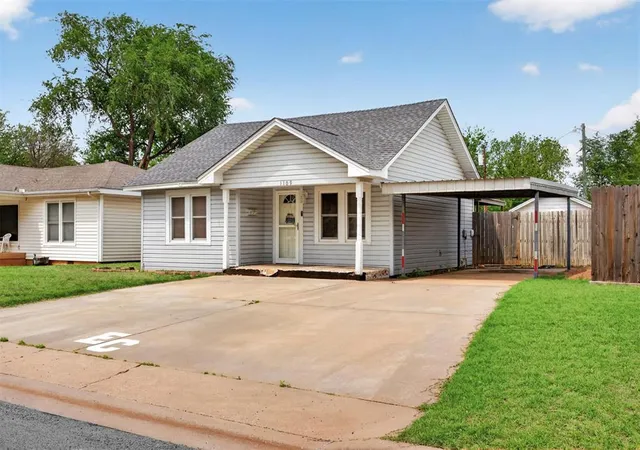 3rd image of 1109 W A Ave, Elk City, OK 73644 | MLS# 1224349