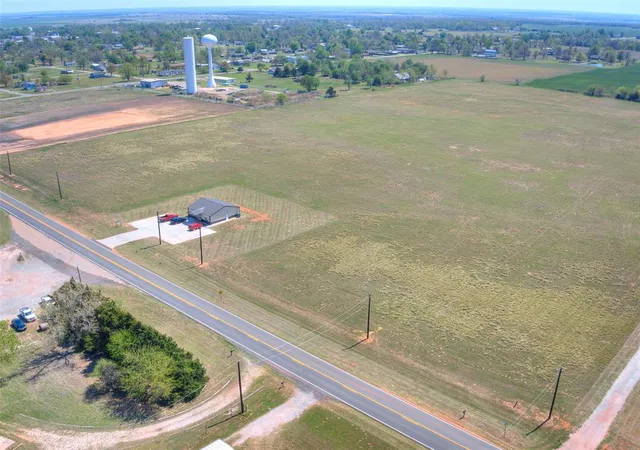 Homes for sale in Crescent, OK | 14597 W Crescent Dover Rd, Crescent, OK 73028 | MLS# 1224361