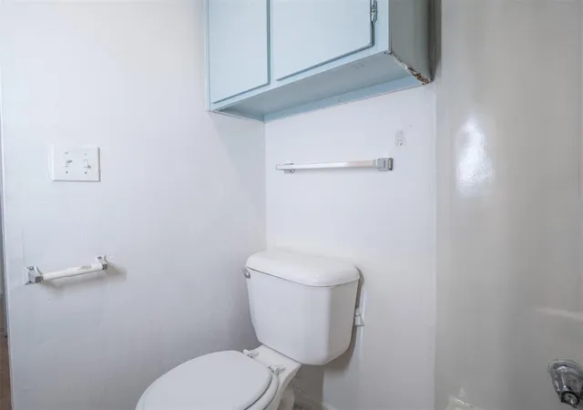 Listing Photo 2 - Condo for sale in building located at 5924 NW 10th St, Oklahoma City, OK 73127 - Unit #