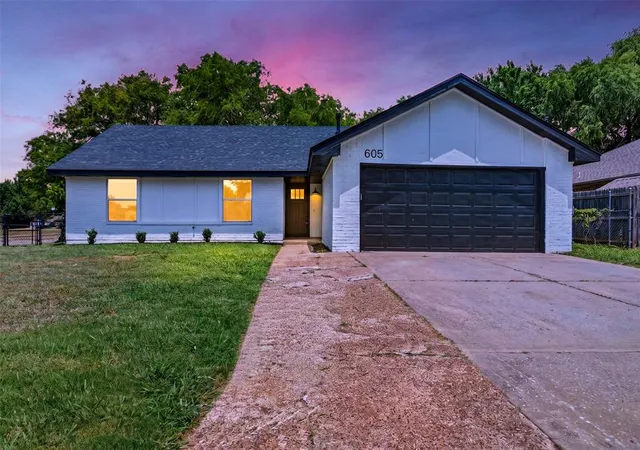 Homes for sale in Edmond, OK | 605 Cinnamon Dr, Edmond, OK 73003 | MLS# 1224384