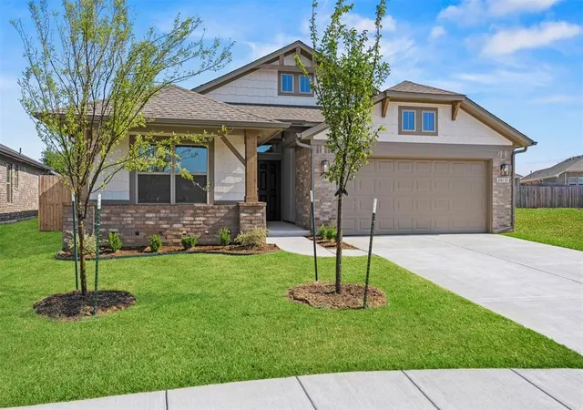 Photo 2 of Single family home for sale at 20131 Woodrock St, Harrah, OK 73045 | MLS# 1224481 | Listing updated on 2026-08-28