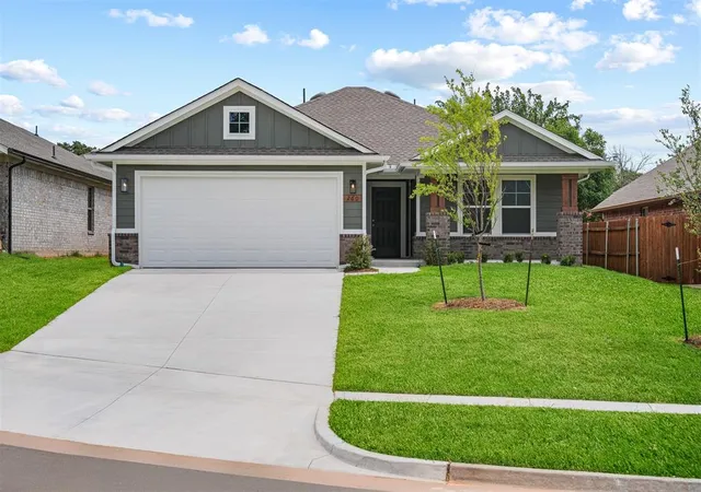 Photo 3 of Single family home for sale at 260 Woodrock St, Harrah, OK 73045 | MLS# 1224485 | Listing updated on 2026-08-26