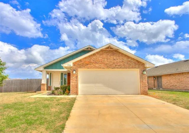 Photo 1 of Single family home for sale at 3700 Central Park Dr, Moore, OK 73160 | MLS# 1224495 | Listing updated on 2026-09-23