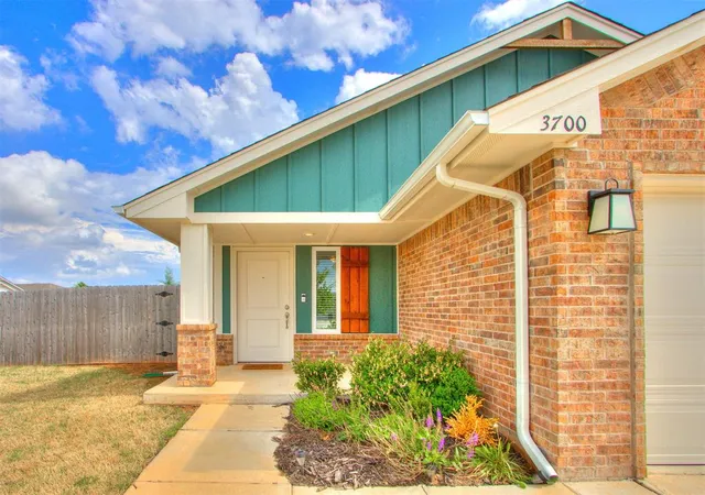 Photo 2 of Single family home for sale at 3700 Central Park Dr, Moore, OK 73160 | MLS# 1224495 | Listing updated on 2026-09-23