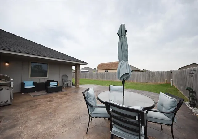 Photo 2 of Single family home for sale at 911 Sleepy Holw Blvd, Chickasha, OK 73018 | MLS# 1224540 | Listing updated on 2026-09-18