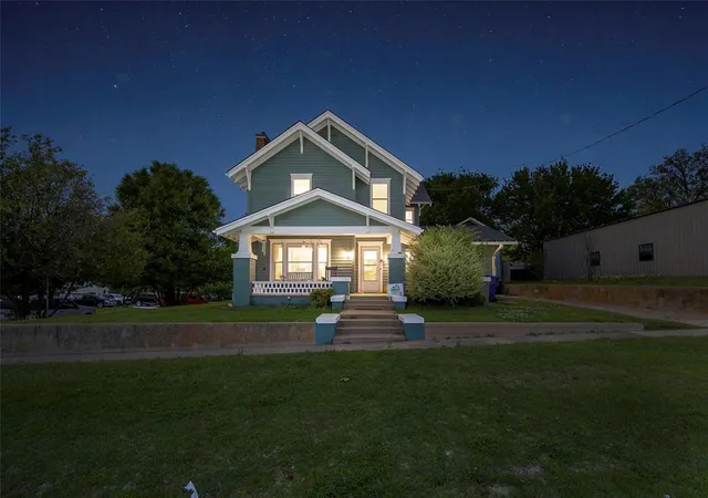 Homes for sale in Wynnewood, OK | 302 E Cherokee St, Wynnewood, OK 73098 | MLS# 1224567