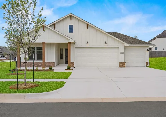 Photo 1 of Single family home for sale at 13308 Sw 7th Lane, Yukon, OK 73099 | MLS# 1224585 | Listing updated on 2026-07-01