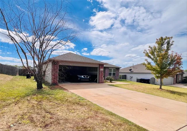 Photo 4 of Single family home for sale at 1208 Granite Ln, Noble, OK 73068 | MLS# 1224593 | Listing updated on 2026-10-06