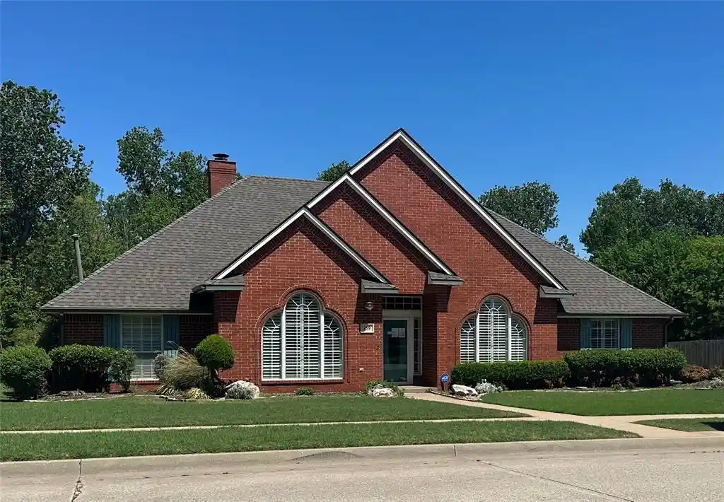 759 Kingsgate Rd, Yukon, OK 73099 | MLS# 1224606 | Houzeo
