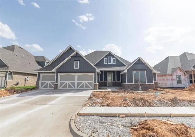 Photo 2 of Single family home for sale at 824 Peony Pl, Edmond, OK 73034 | MLS# 1224644 | Listing updated on 2026-09-29