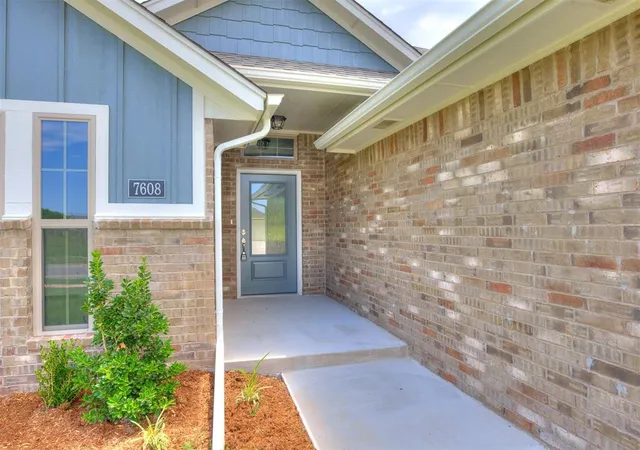 Photo 4 of Single family home for sale at 7608 Three Woods Ln, Yukon, OK 73099 | MLS# 1224668 | Listing updated on 2026-08-21