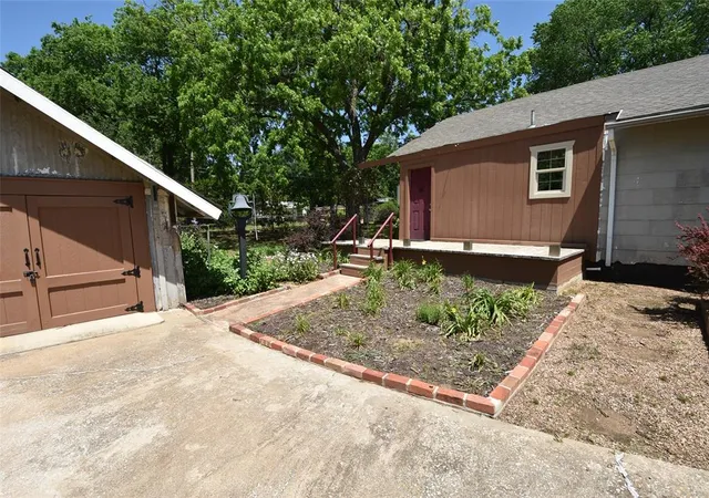 Homes for sale in Maud, OK | 518 W Main St, Maud, OK 74854 | MLS# 1224674