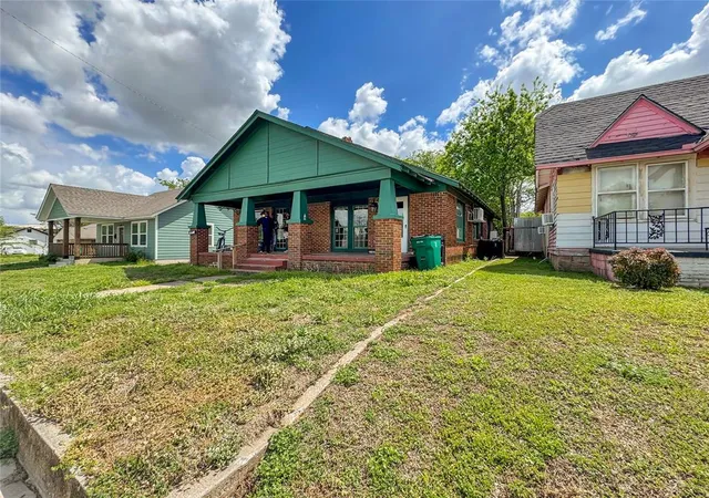 Listing Photo 2 - Condo for sale in building located at 1522 NE 14th St, Oklahoma City, OK 73117 - Unit #