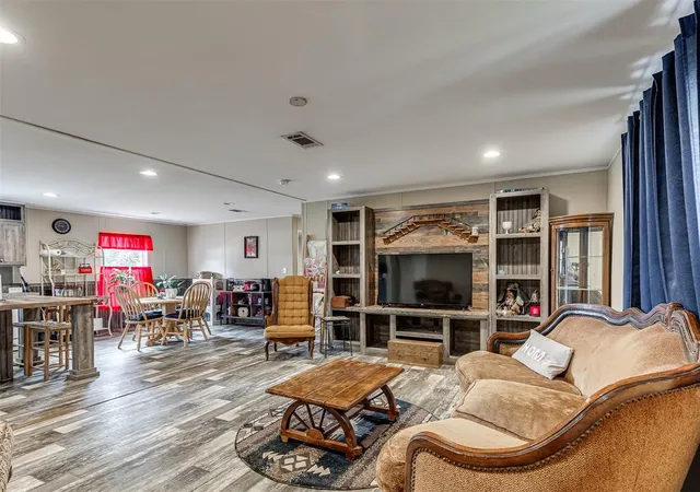 Homes for sale in Mc Loud, OK | 105802 S Parkwood Meadows Dr, Mc Loud, OK 74851 | MLS# 1224738