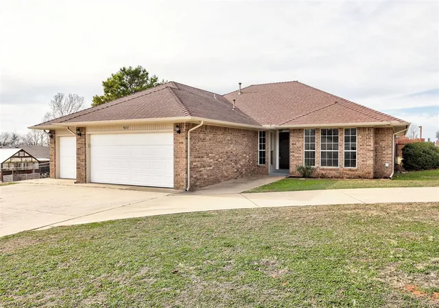 3rd image of 517 Bob White Dr, Purcell, OK 73080 | MLS# 1224741